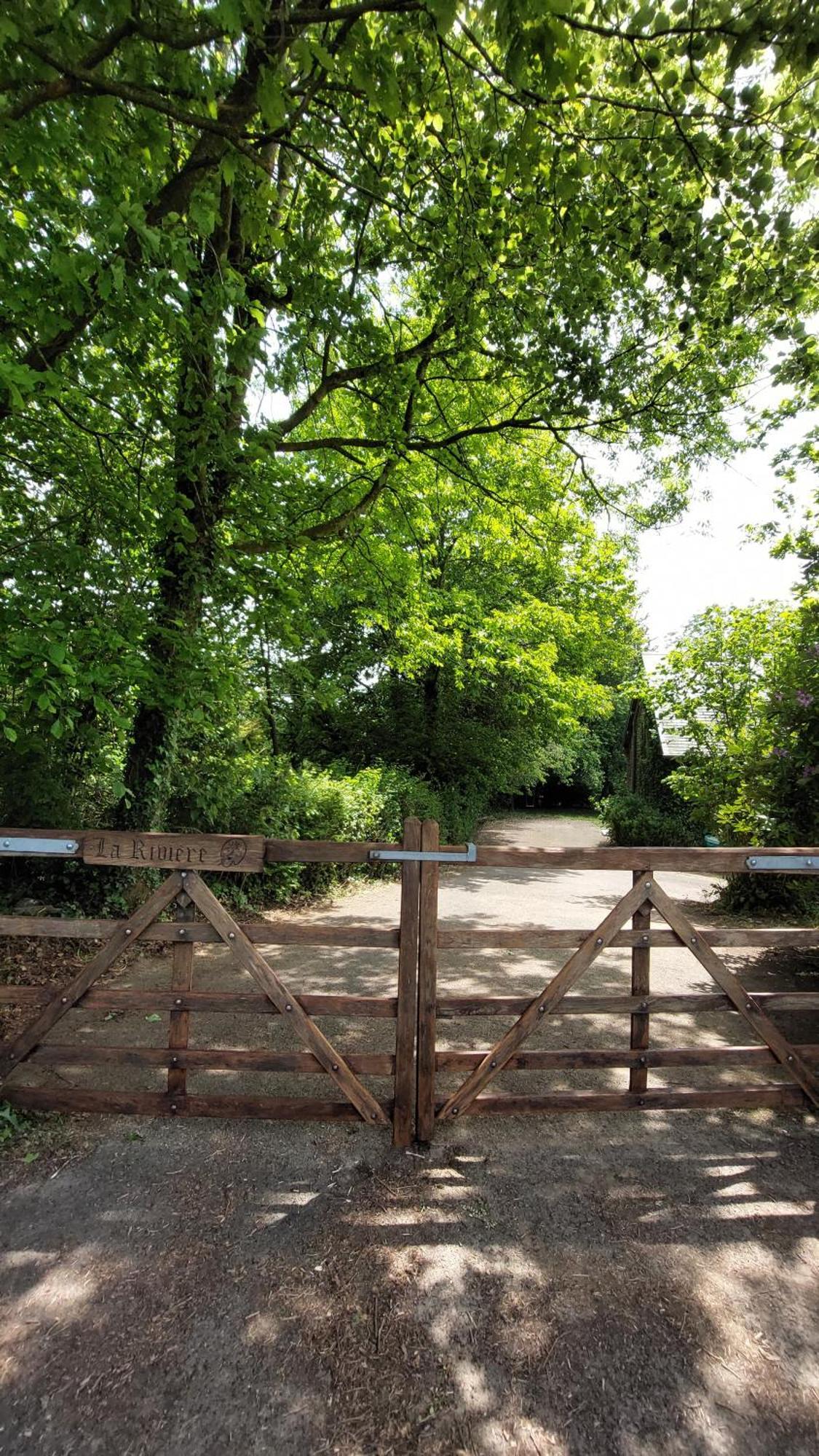 Maison La Riviere Reffuveille 外观 照片